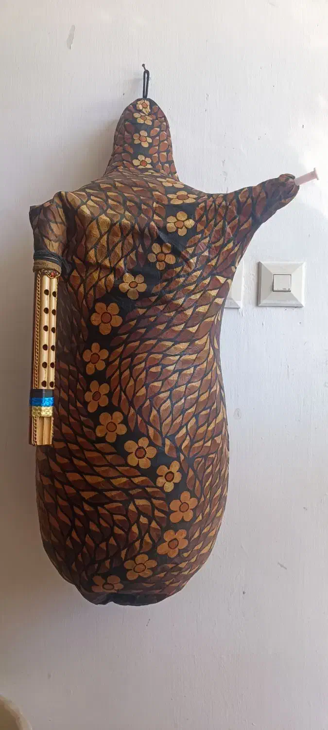 نی انبان|سازهای بادی|اصفهان, زیار|دیوار