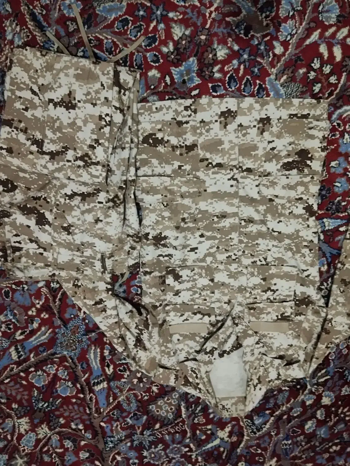 لباس خاش|لباس|خاش, |دیوار