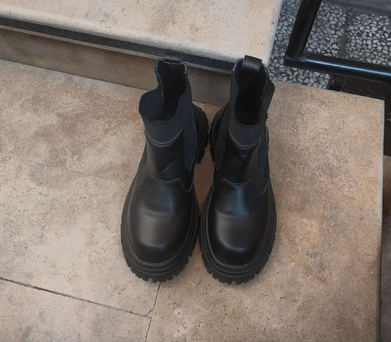 بوت بالینسیاگا|کیف، کفش، کمربند|آمل, |دیوار