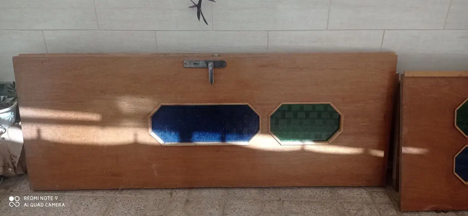 درب چوبی دو لنگه|کلکسیون اشیاء عتیقه|کرمان, |دیوار