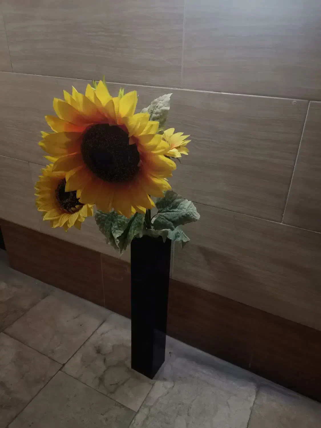 گلدان MDF با شاخه آفتابگردان|گل مصنوعی|تهران, خواجه نظام الملک|دیوار