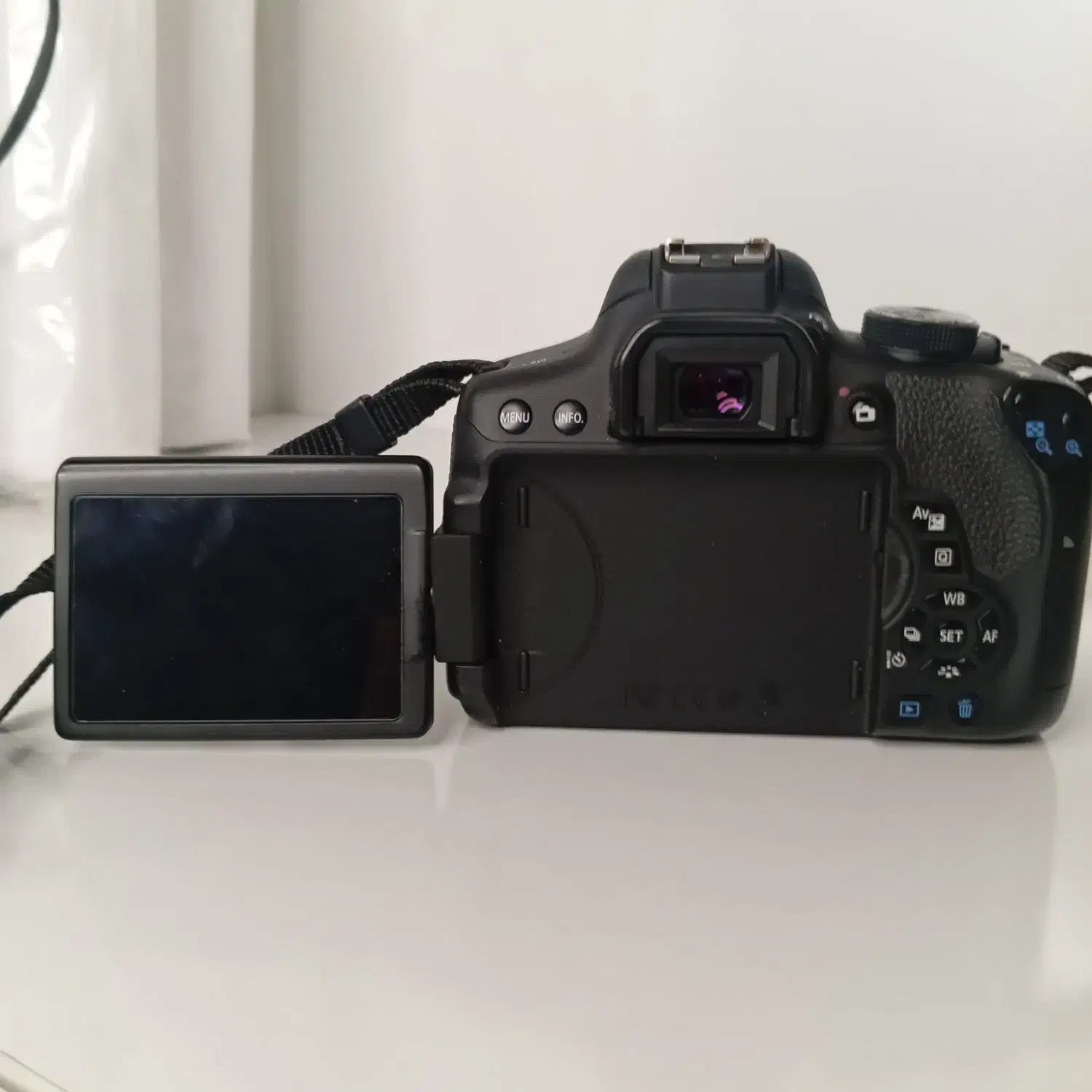دوربین canon EOS 750d|دوربین عکاسی و فیلم‌برداری|اصفهان, خلجا|دیوار