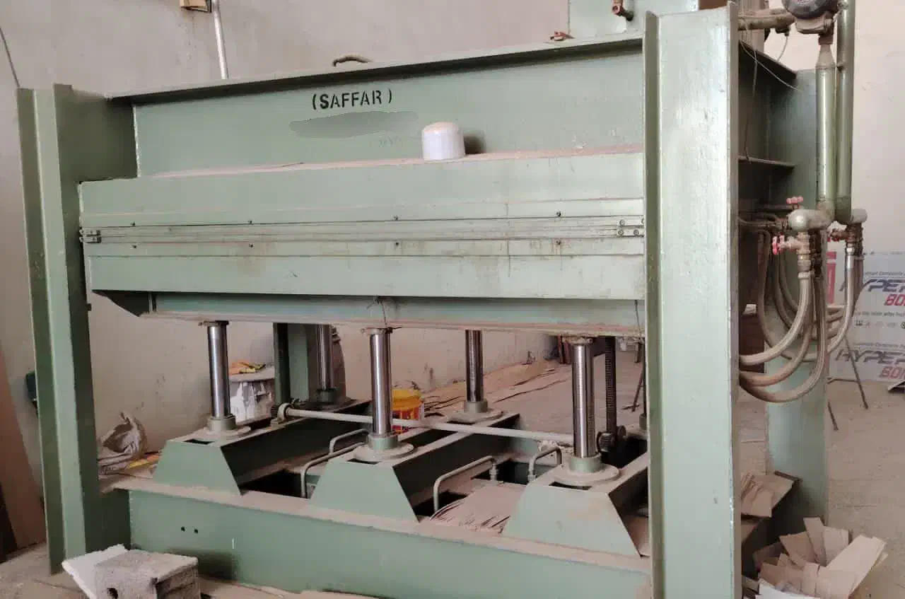 دستگاه پرس گرم نجاری مارک صفار درب و روکش|ماشین‌آلات صنعتی|بابل, |دیوار