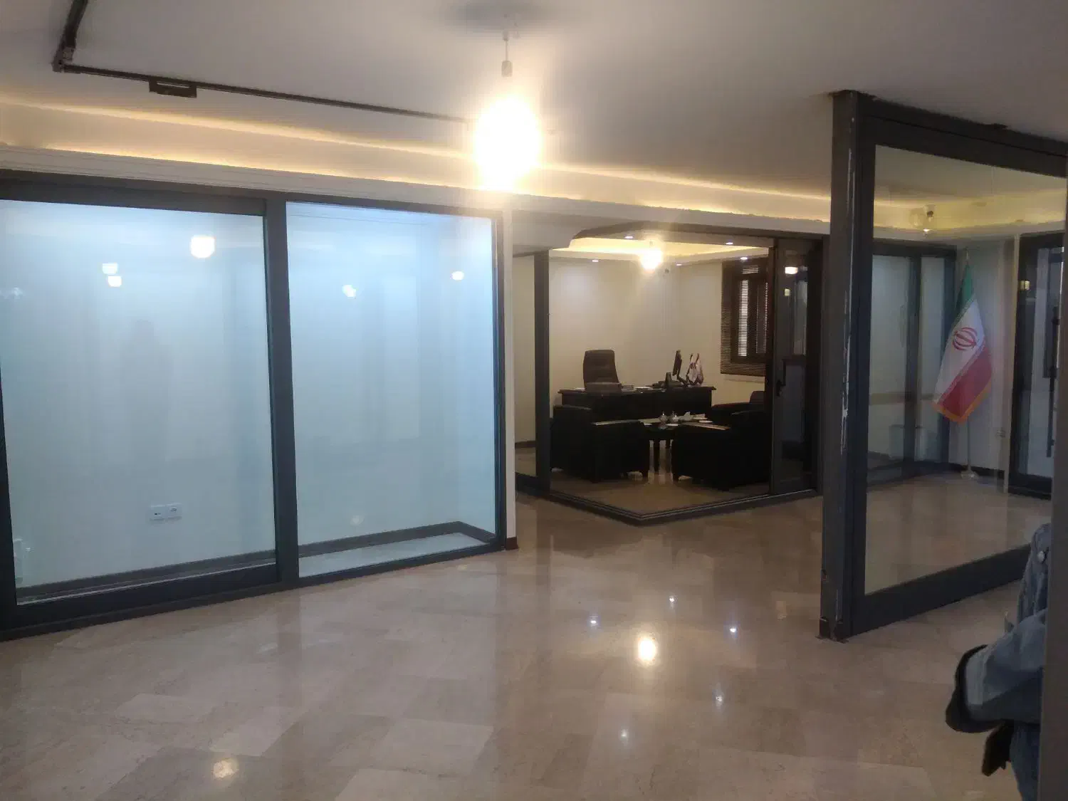 اداری فقط 10 قدم تا مترو حسین آباد|فروش دفتر کار، اتاق اداری، مطب|تهران, حسینآباد|دیوار