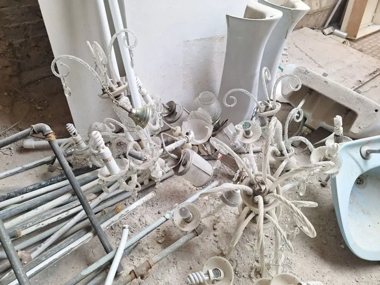 دو عدد لوستر قدیمی|لوستر و چراغ آویز|اصفهان, وحید|دیوار