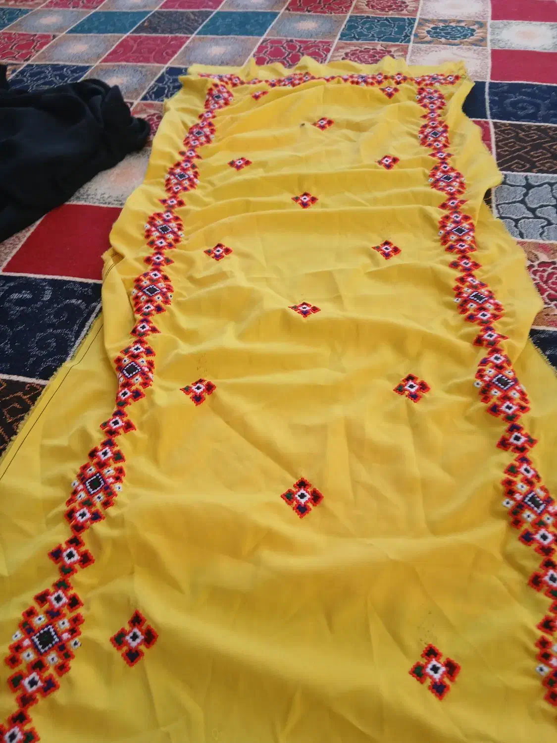 دوزنده موسوم هستم|لباس|ایرانشهر, |دیوار