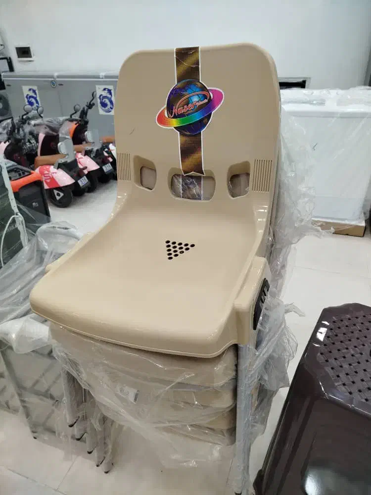 صندلی پایه فلز|صندلی و نیمکت|قشم, |دیوار