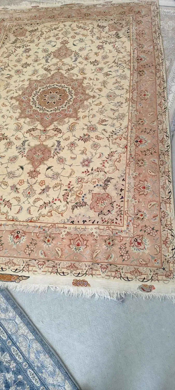 فرش دستباف ابریشم|فرش|اقلید, |دیوار