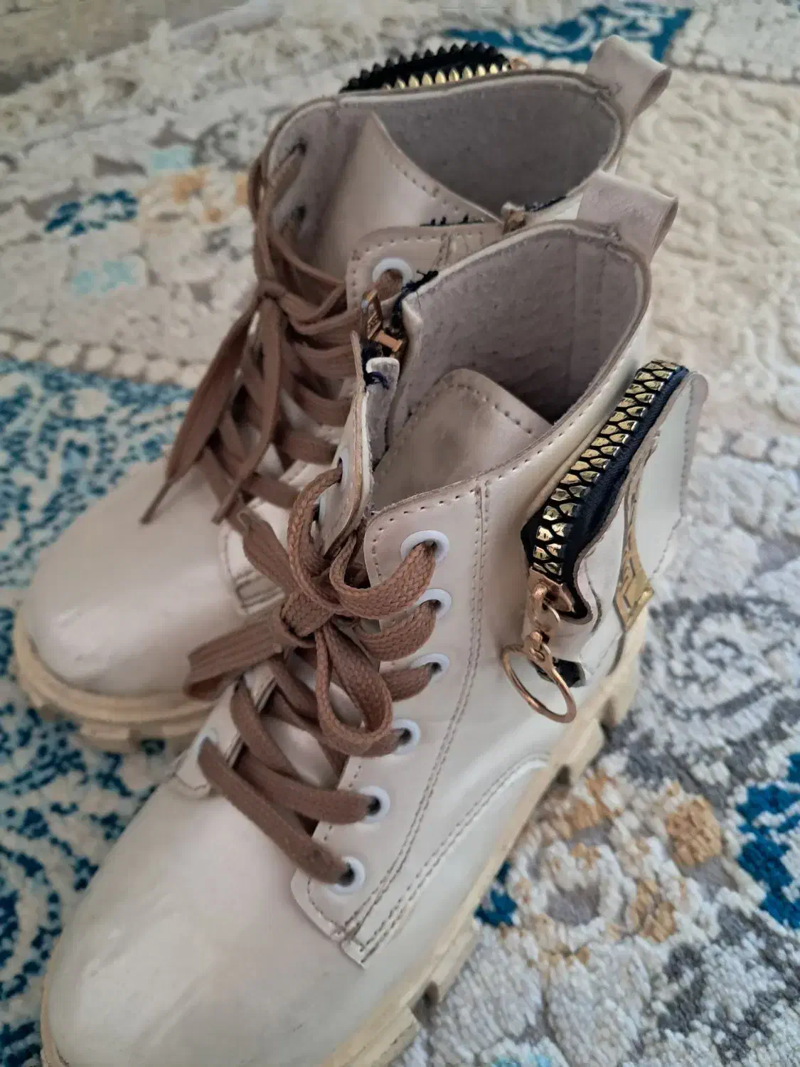 کفش|کیف، کفش، کمربند|اسلام‌‌آباد غرب, |دیوار