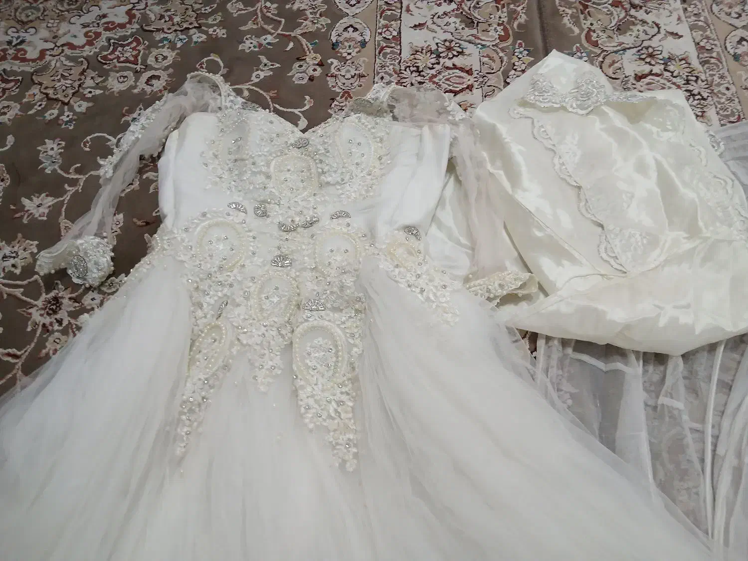 لباس عروس|لباس|قهدریجان, |دیوار