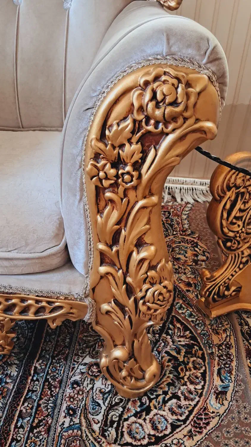 مبل سلطنتی ۵نفره و  دوعددفرش ۱۲دمتری ۳۳تومن|مبلمان خانگی و میز عسلی|اسلام‌‌آباد غرب, |دیوار