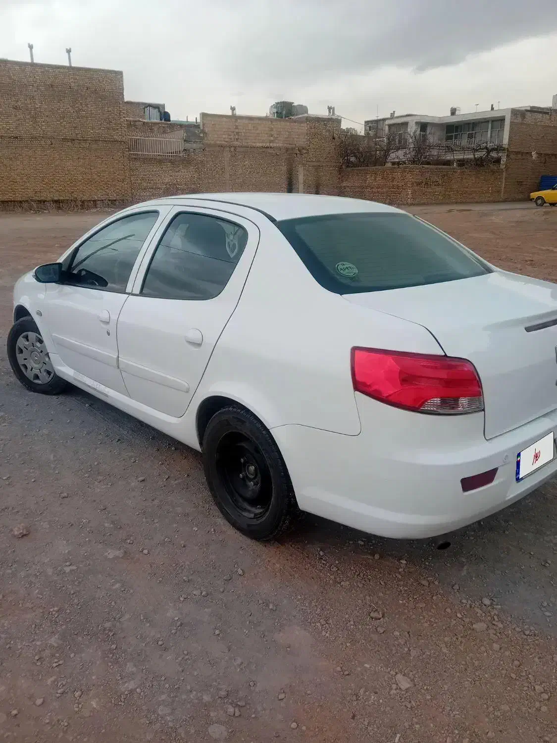 رانا پلاس ۱۴۰۰|خودرو سواری و وانت|لنجان, |دیوار