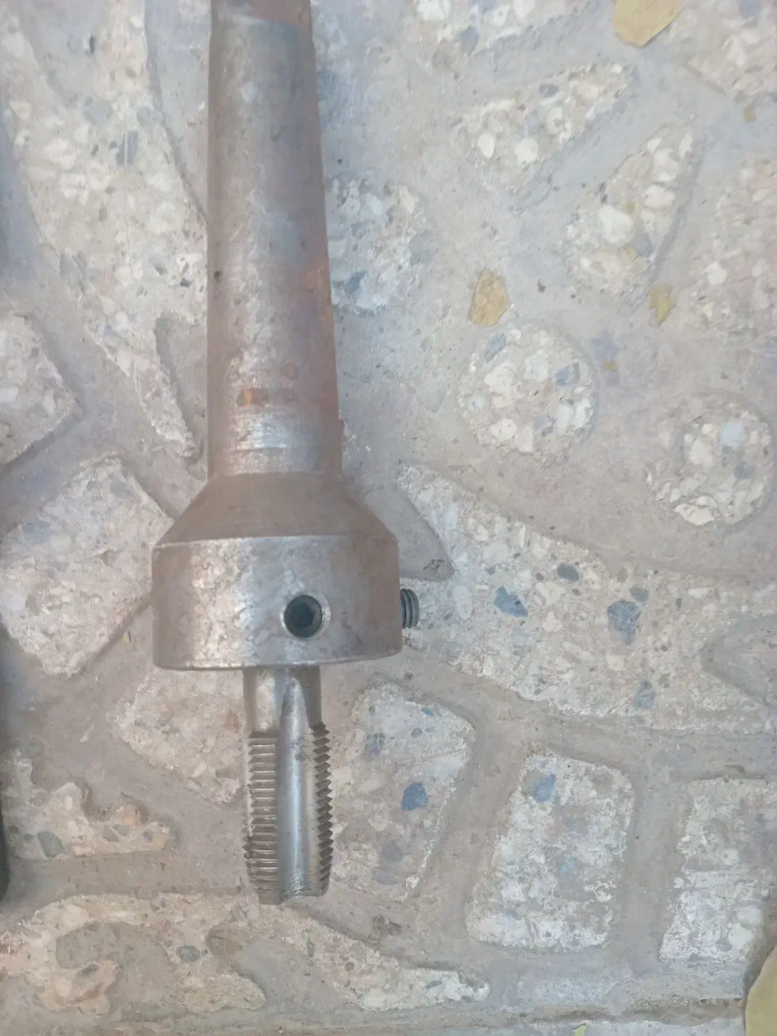 قلاویزوحدیده وکولت|ابزارآلات|اصفهان, شهرک قدس|دیوار