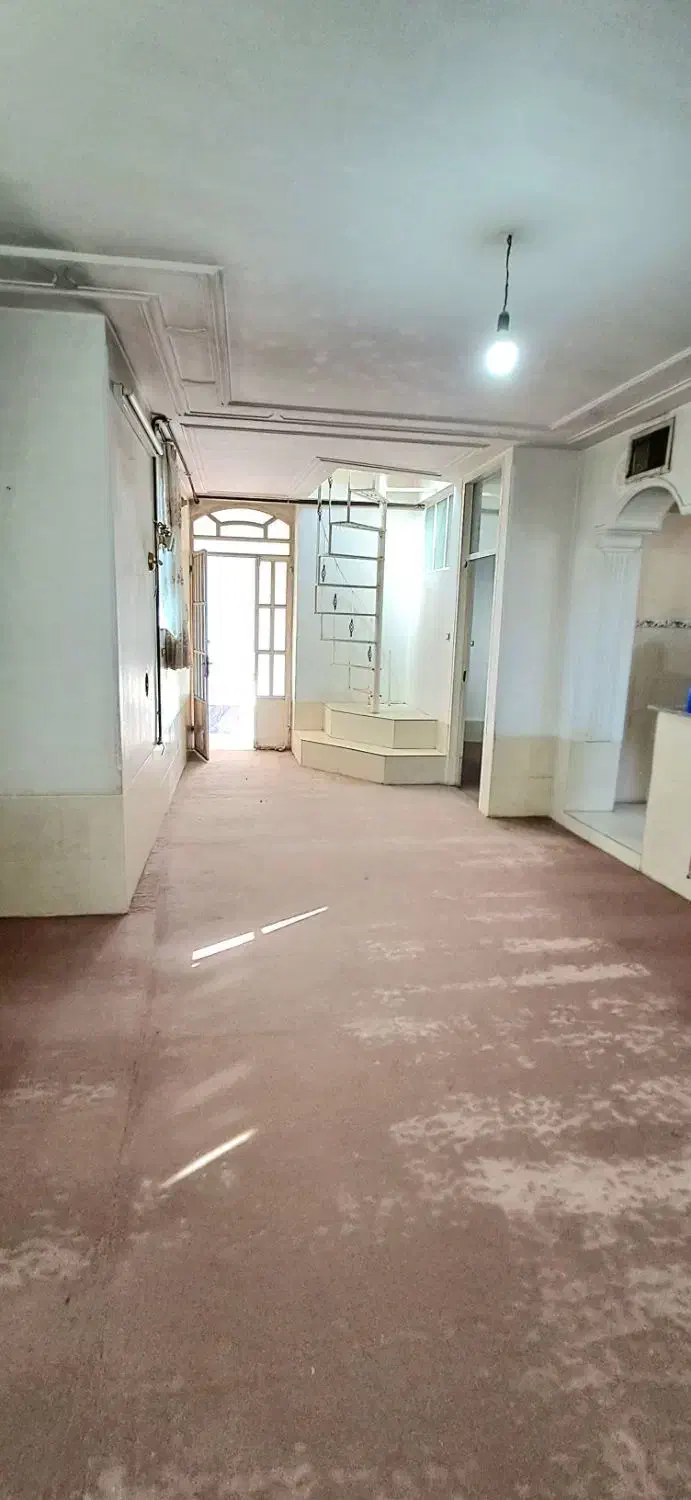 رهن و اجاره منزل یکخوابه- تخلیه- بر روی خیابان|اجارهٔ خانه و ویلا|شیراز, شهرک کوشکک|دیوار