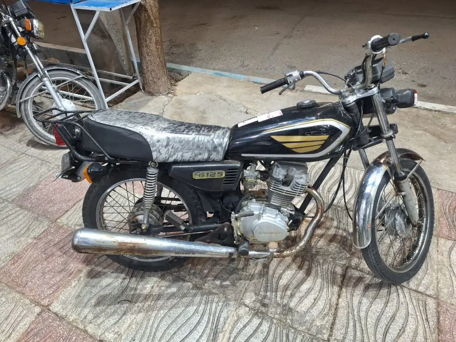 باک مشکی پرطلایی|قطعات یدکی و لوازم جانبی|اردکان, |دیوار