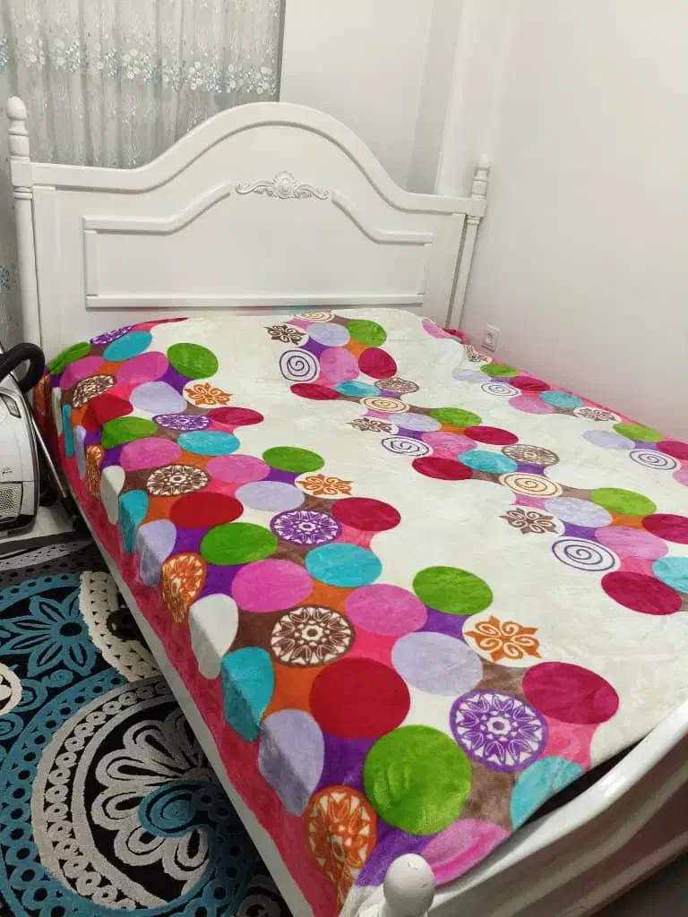 تختواب دونفر میز ارایش و دراور با پرده و کتیبه|تخت و سرویس خواب|کیاشهر, |دیوار