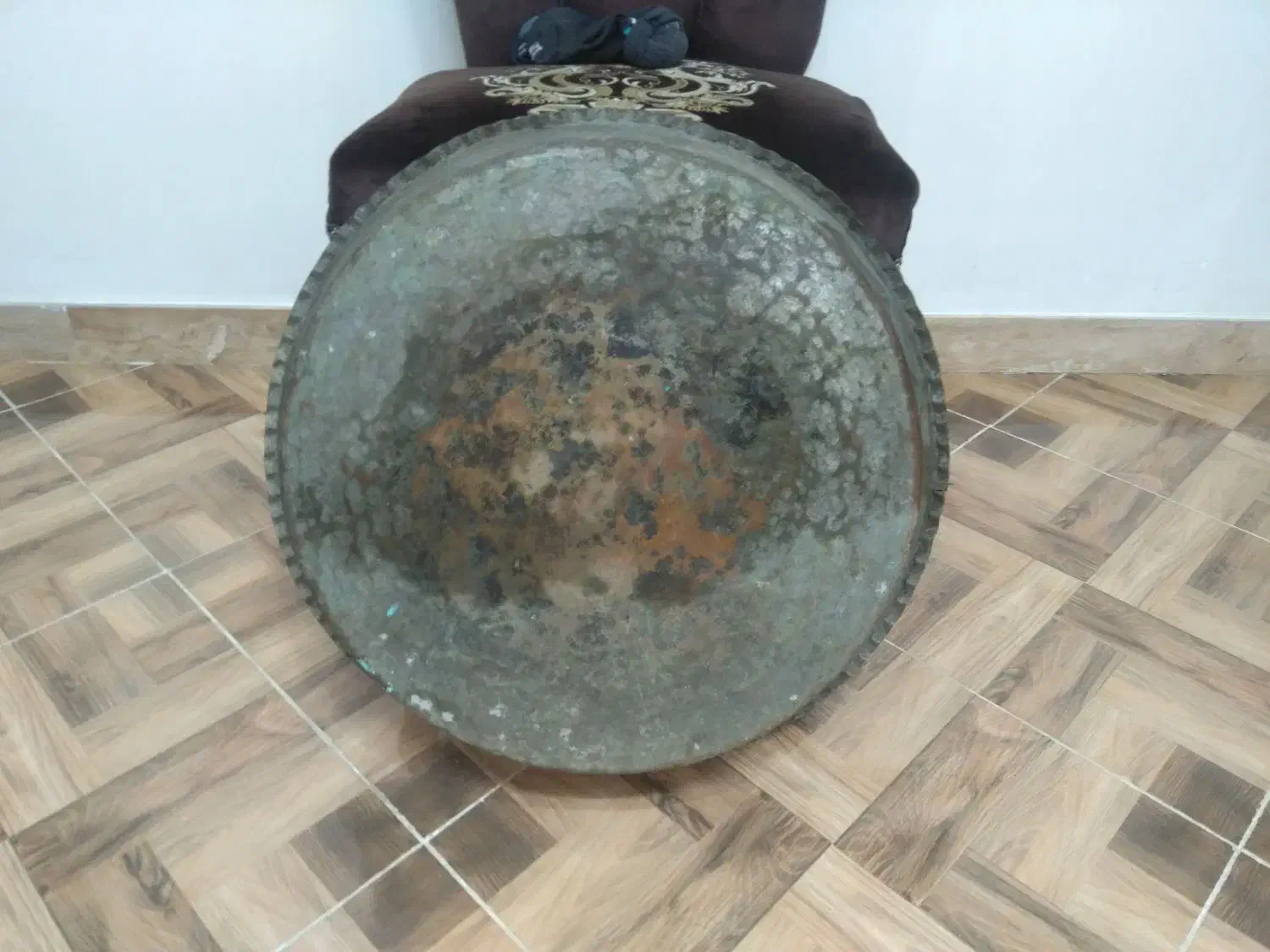 ظرف و تشت مسی قدیمی قدمت 80 به بالا|کلکسیون اشیاء عتیقه|رودسر, |دیوار