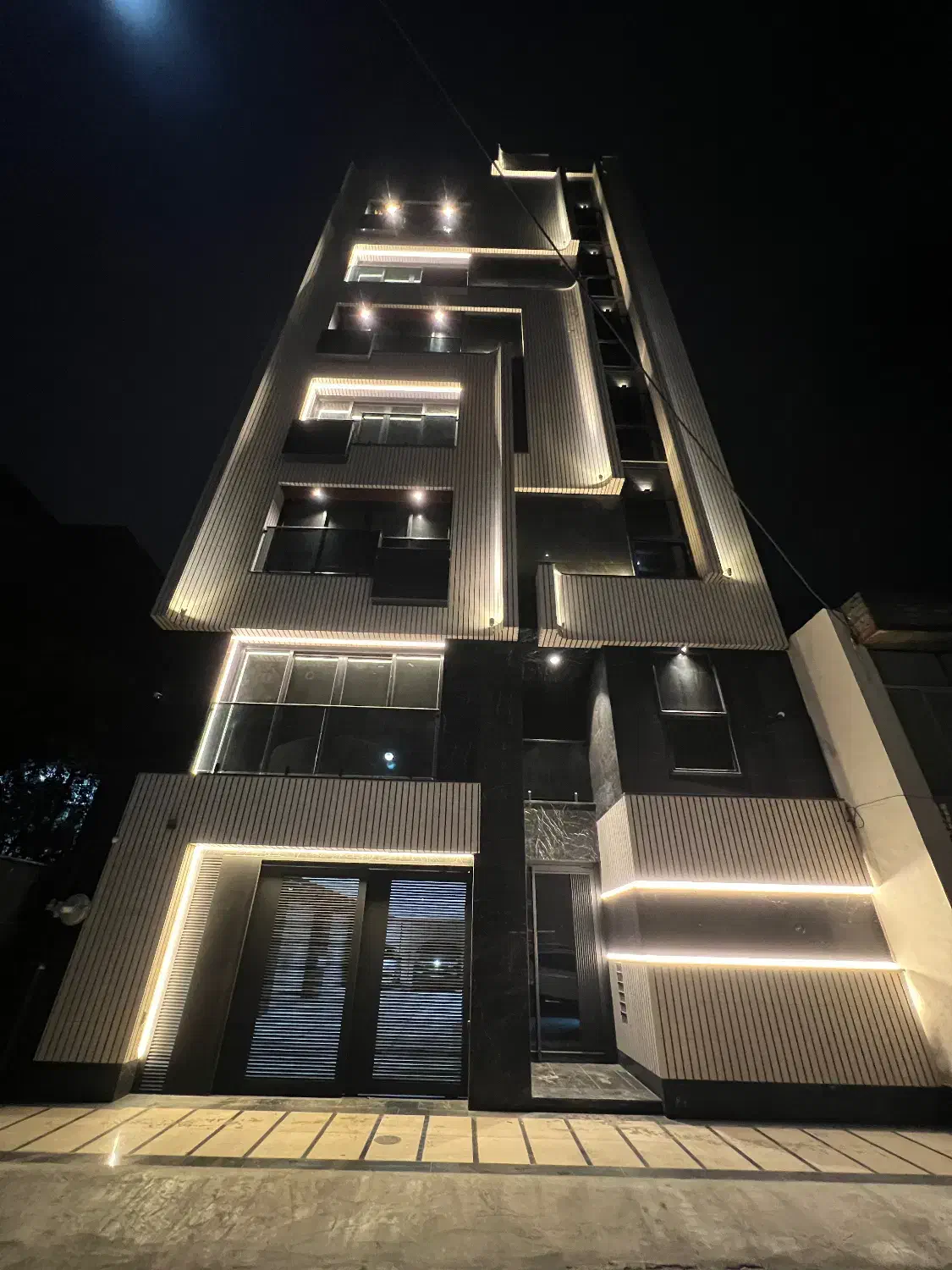 اپارتمان ۶ واحدی، طبقه ۲|فروش آپارتمان|ساری, |دیوار