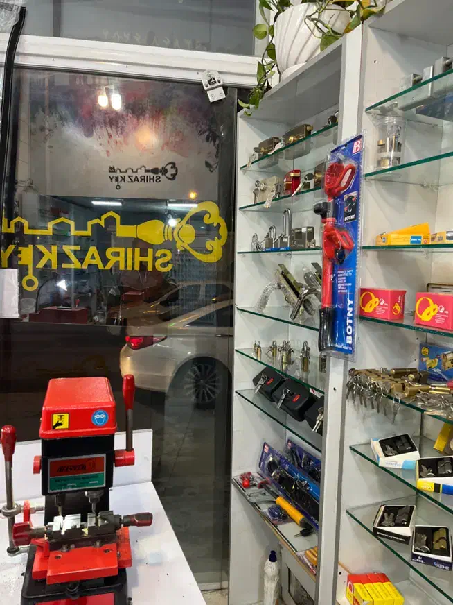 کلید سازی بازکردن قفل شبانه روزی شیرازکلیدسازریموت|خدمات پیشه و مهارت|شیراز, قصرالدشت|دیوار