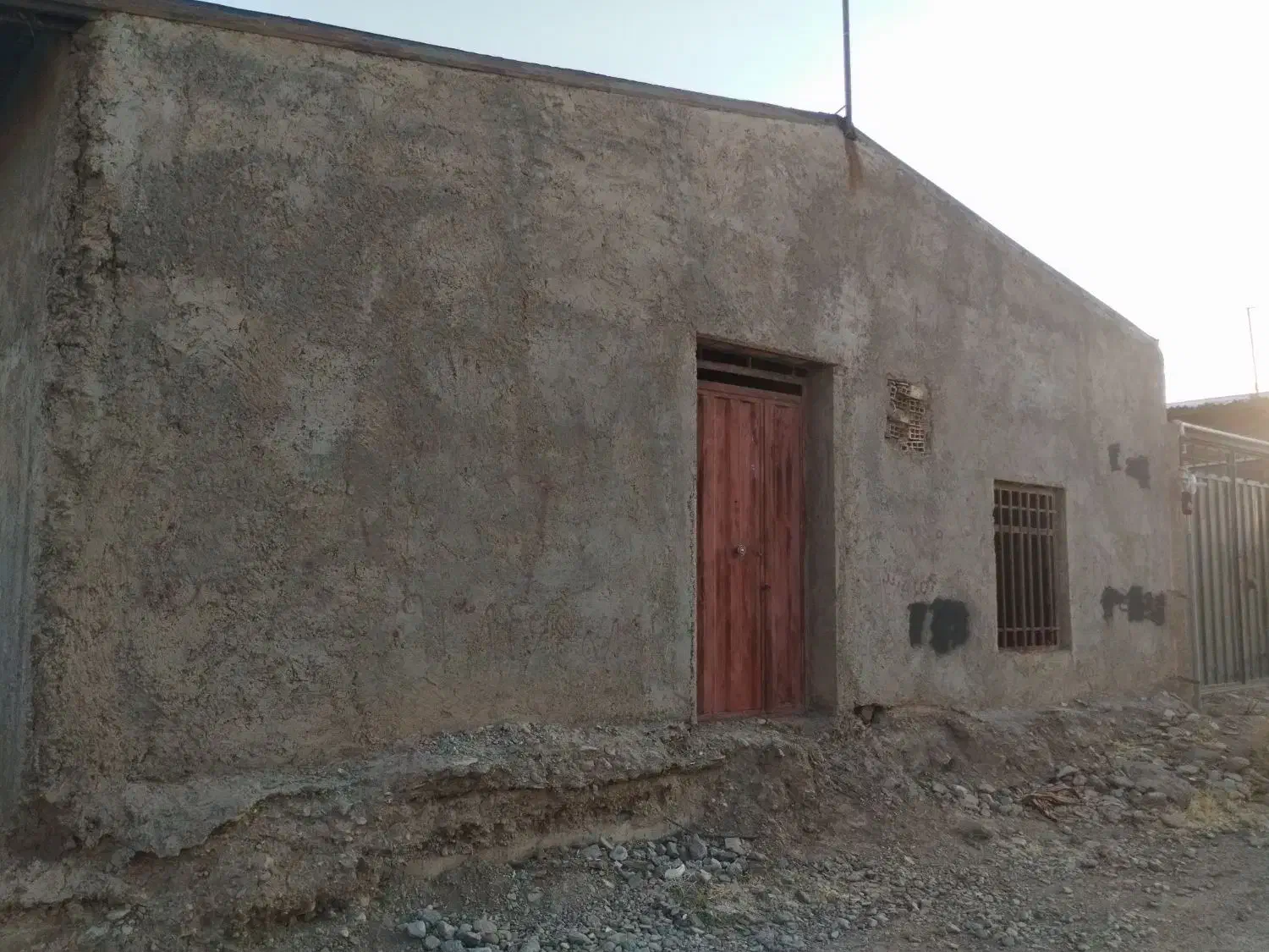 خونه ویلا (ریحان شهر پنج کیلومتری زرند)|فروش خانه و ویلا|زرند, |دیوار