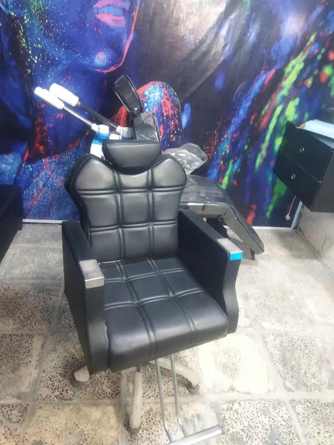 صندلی اصلاح|آرایشگاه و سالن‌های زیبایی|دهلران, |دیوار