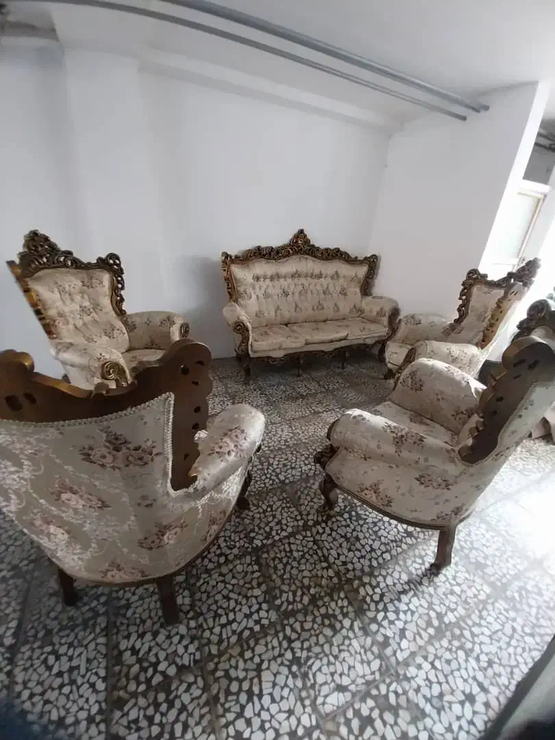 مبل سلطنتی ۷ نفره... و مبل چرم ۴ نفره|مبلمان خانگی و میز عسلی|محمودآباد, |دیوار