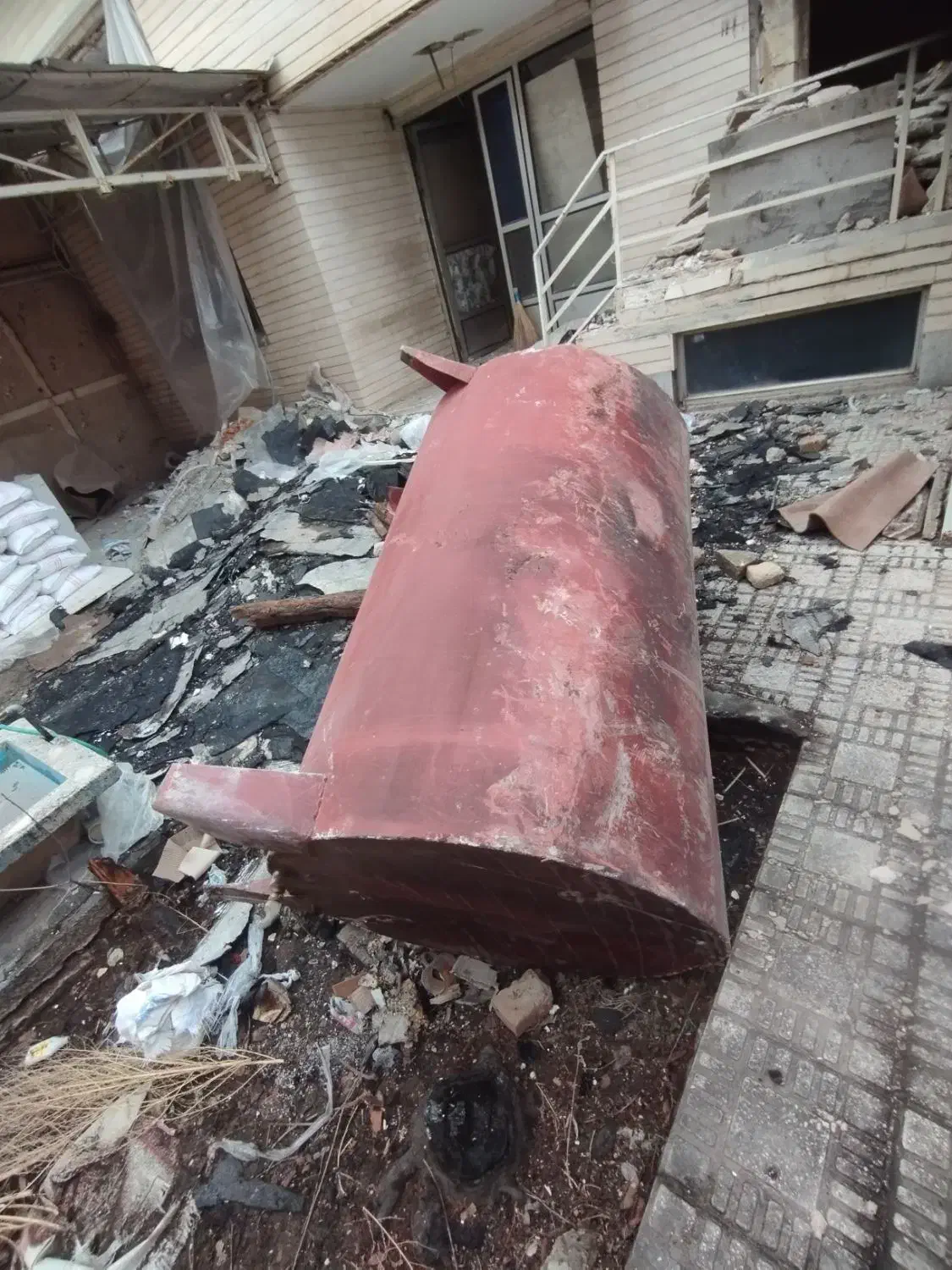 تانکر فلزی 1000لیتری|مصالح و تجهیزات ساختمان|اهر, |دیوار