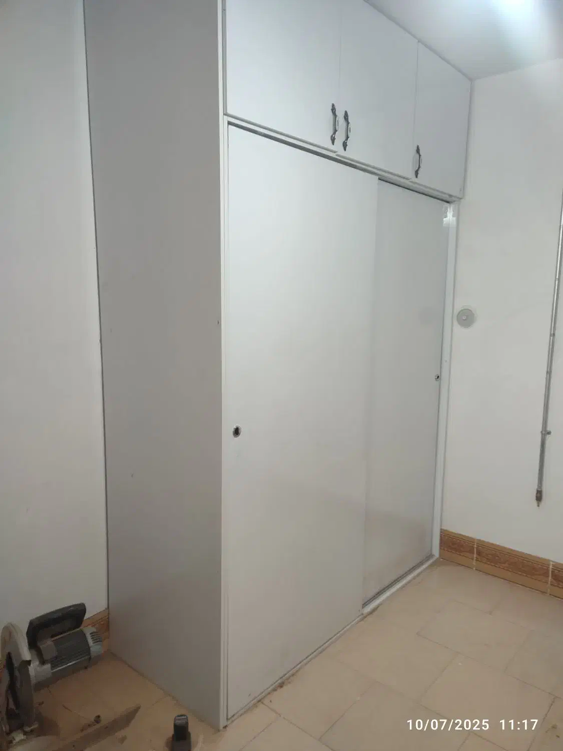 نصاب و تعمیرات کابینت و کمد دیواری|خدمات پیشه و مهارت|دامغان, |دیوار