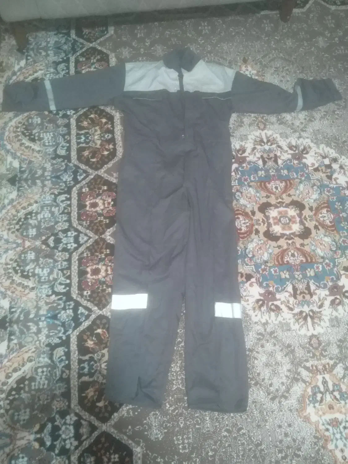 لباس کار|لباس|شاهینشهر, خانه کارگر|دیوار