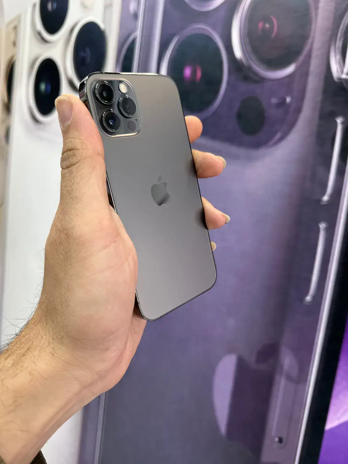 Iphone 12pro|موبایل|قم, چهل درخت|دیوار