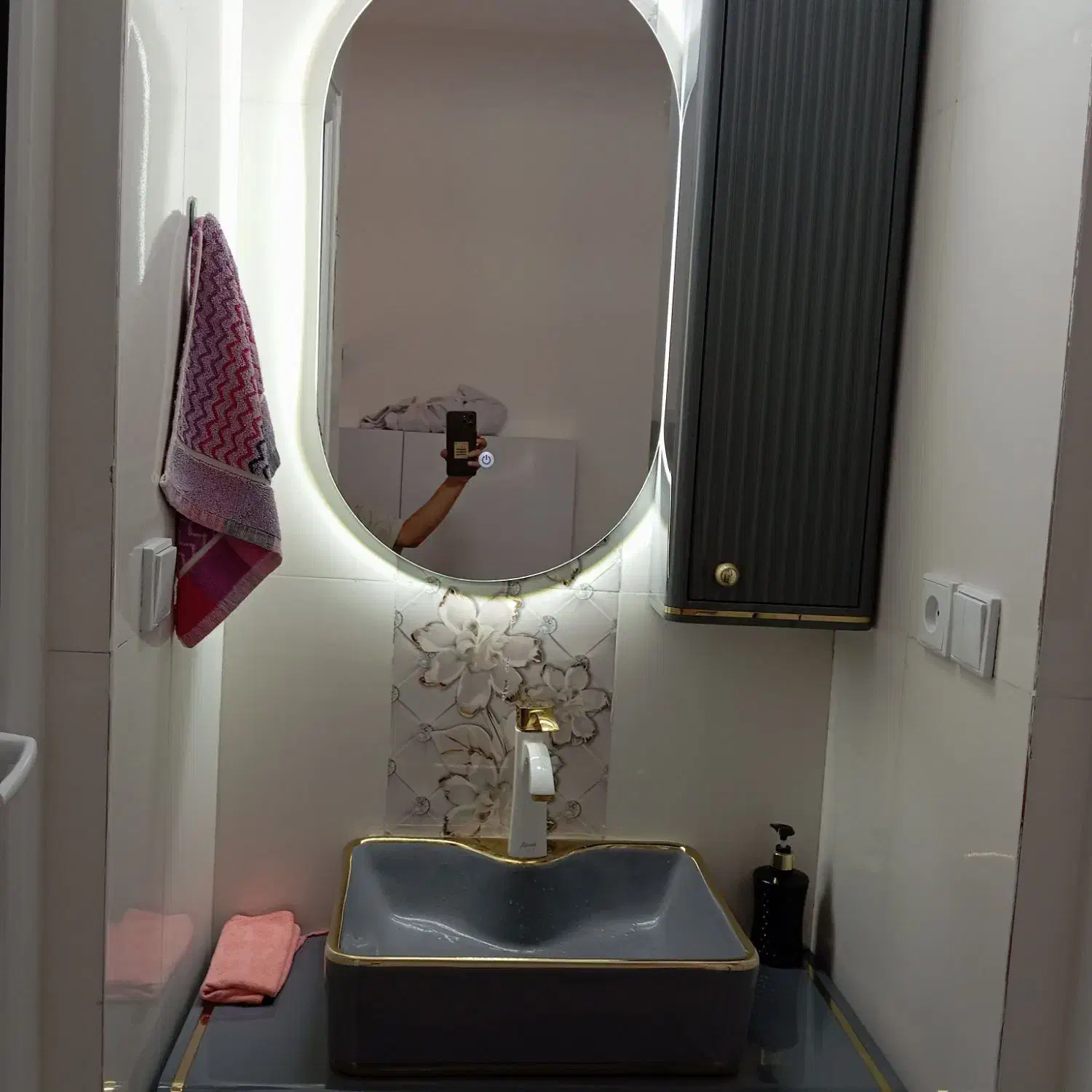 روشویی در حد نو.|لوازم سرویس بهداشتی|پاوه, |دیوار