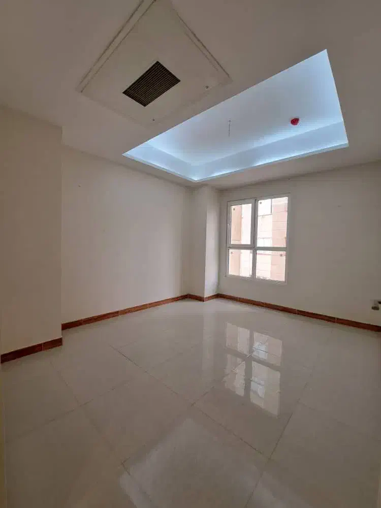 رهن برج مجلل ۱۷۰ متری ویو دریاچه تراس قابل چیدمان