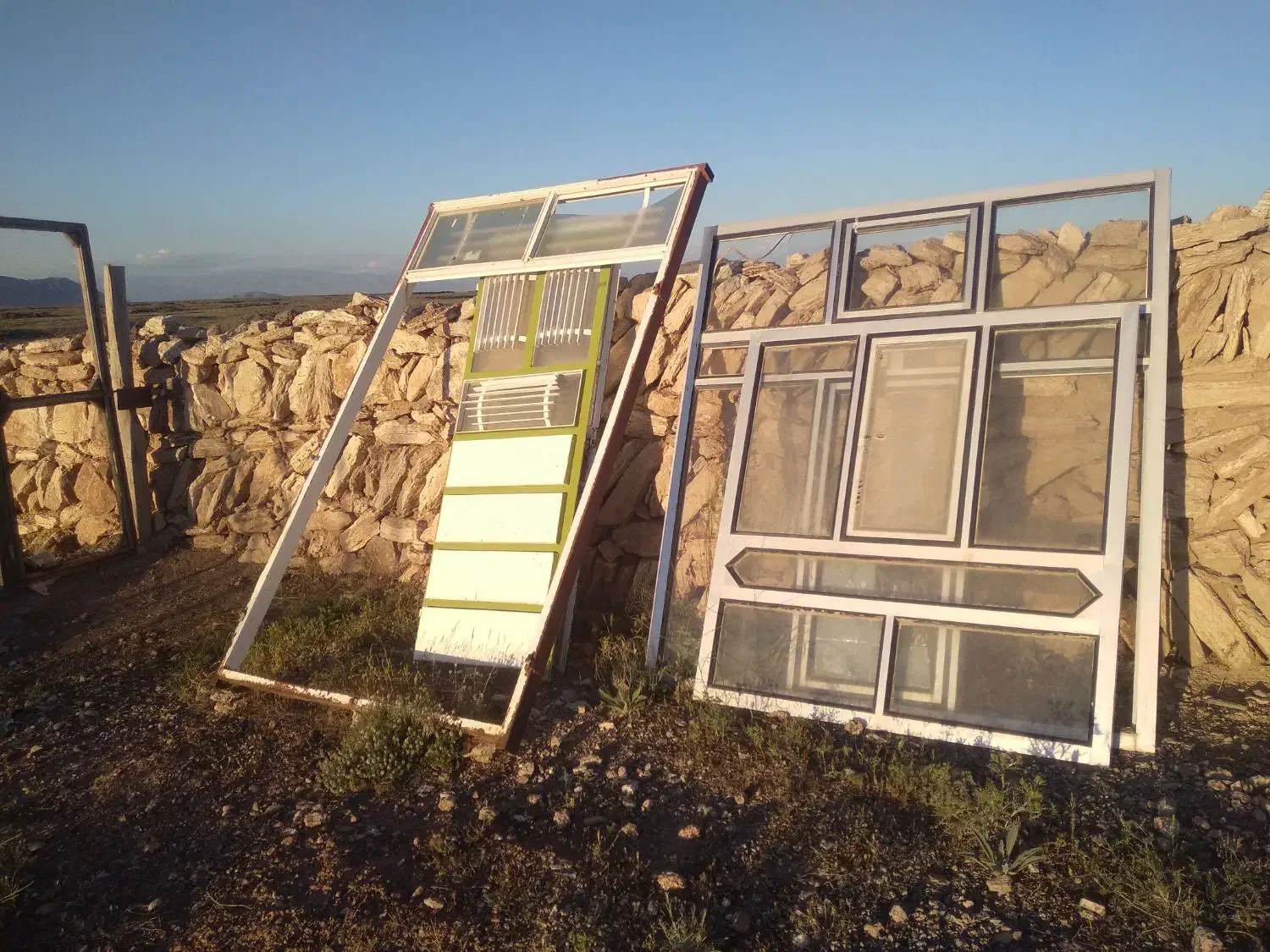 در و پنجره|مصالح و تجهیزات ساختمان|ماکو, |دیوار