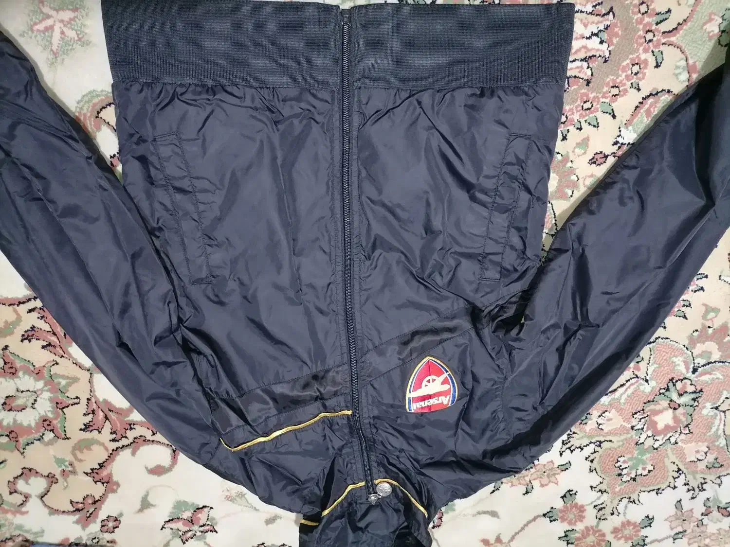 کاپشن و بارونی|لباس|فردیس, داوری|دیوار