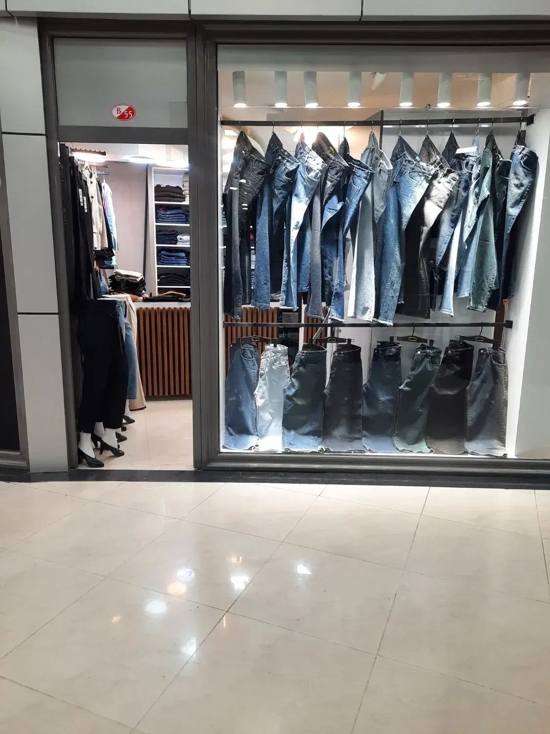 فروشنده ماهر پوشاک در تربیت پاساژ پردیس و زمرد|استخدام بازاریابی و فروش|تبریز, |دیوار