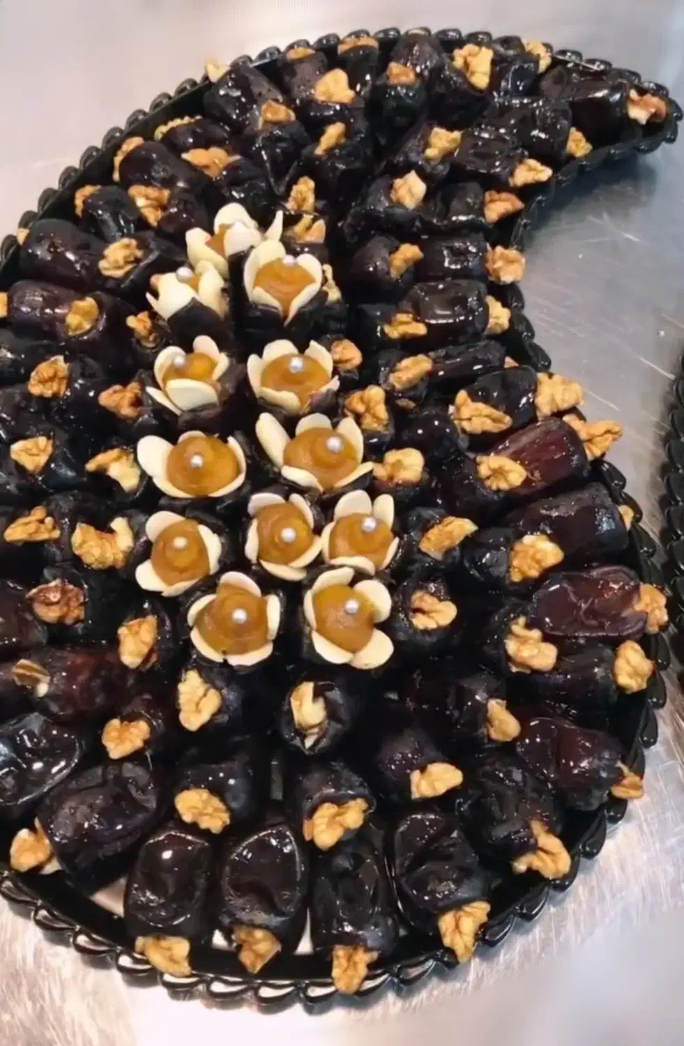 خرما گردویی|خوردنی و آشامیدنی|شاهینشهر, فردوسی|دیوار