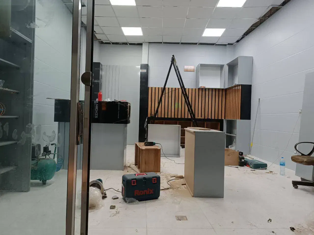 ویترین کفش و کتونی|فروشگاه و مغازه|درگز, |دیوار