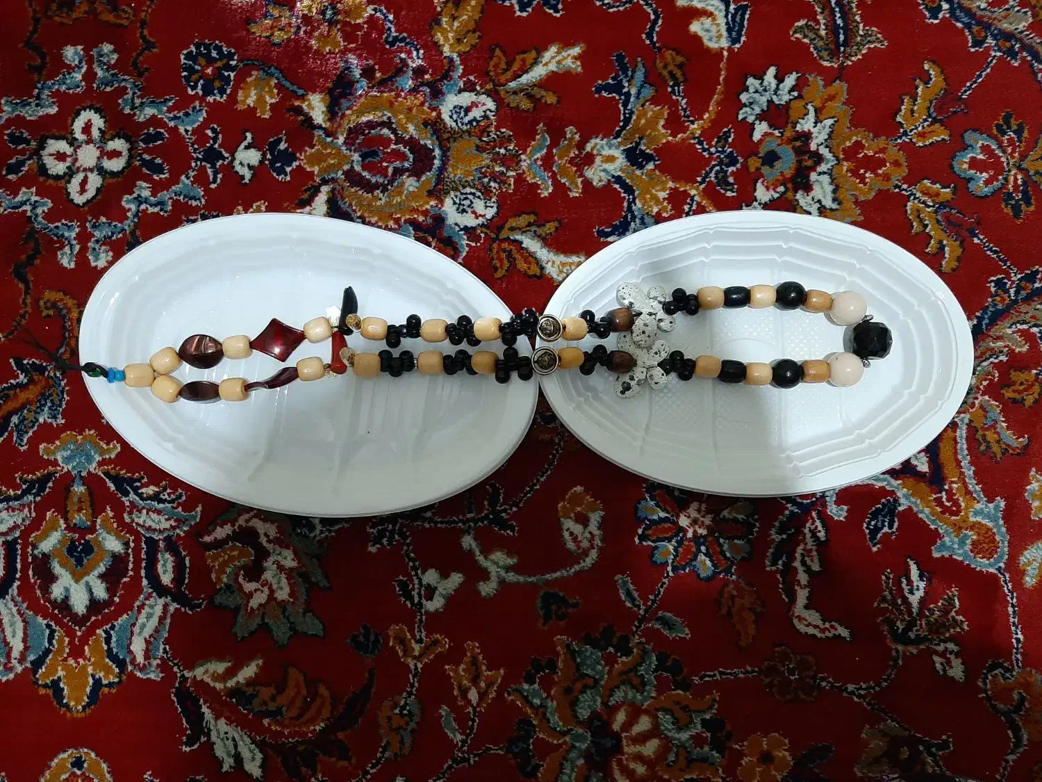 گردنبند شبح مانند و چوب|بدلیجات|سنندج, |دیوار