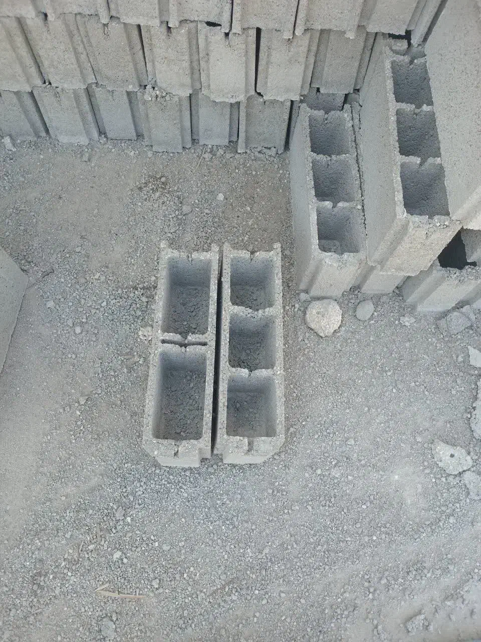 فروش مصالح ساختمانی و انواع بلوک|مصالح و تجهیزات ساختمان|نجف‌آباد, قلعه سفید|دیوار