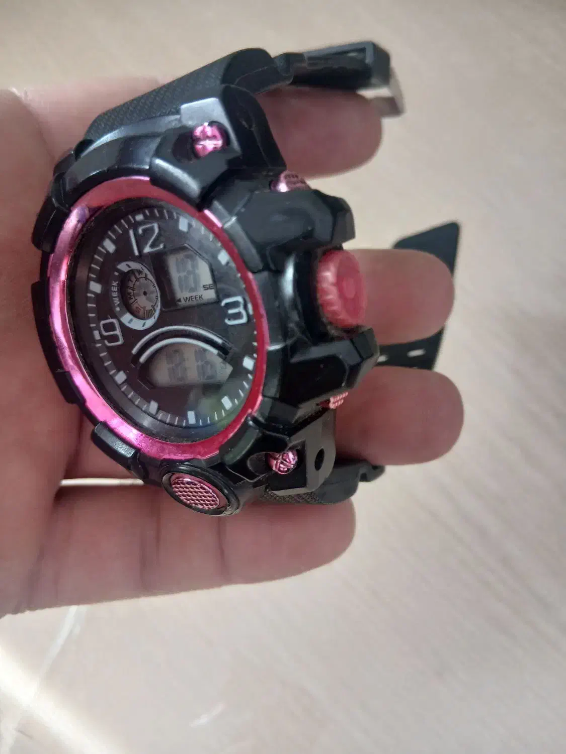 ساعت مچی زیبا|ساعت|مراغه, |دیوار