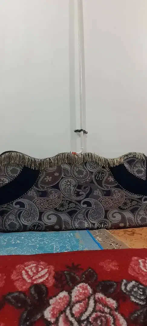 سه عدد پشتی سالم دونه ای صدوپنحاه|پشتی|ایذه, |دیوار