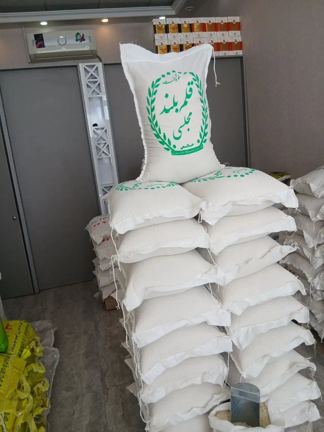 برنج قلم بلند اعلا یک دست باعطرکم خوشپخت ۱۵۰|خوردنی و آشامیدنی|کاشان, شاهد|دیوار