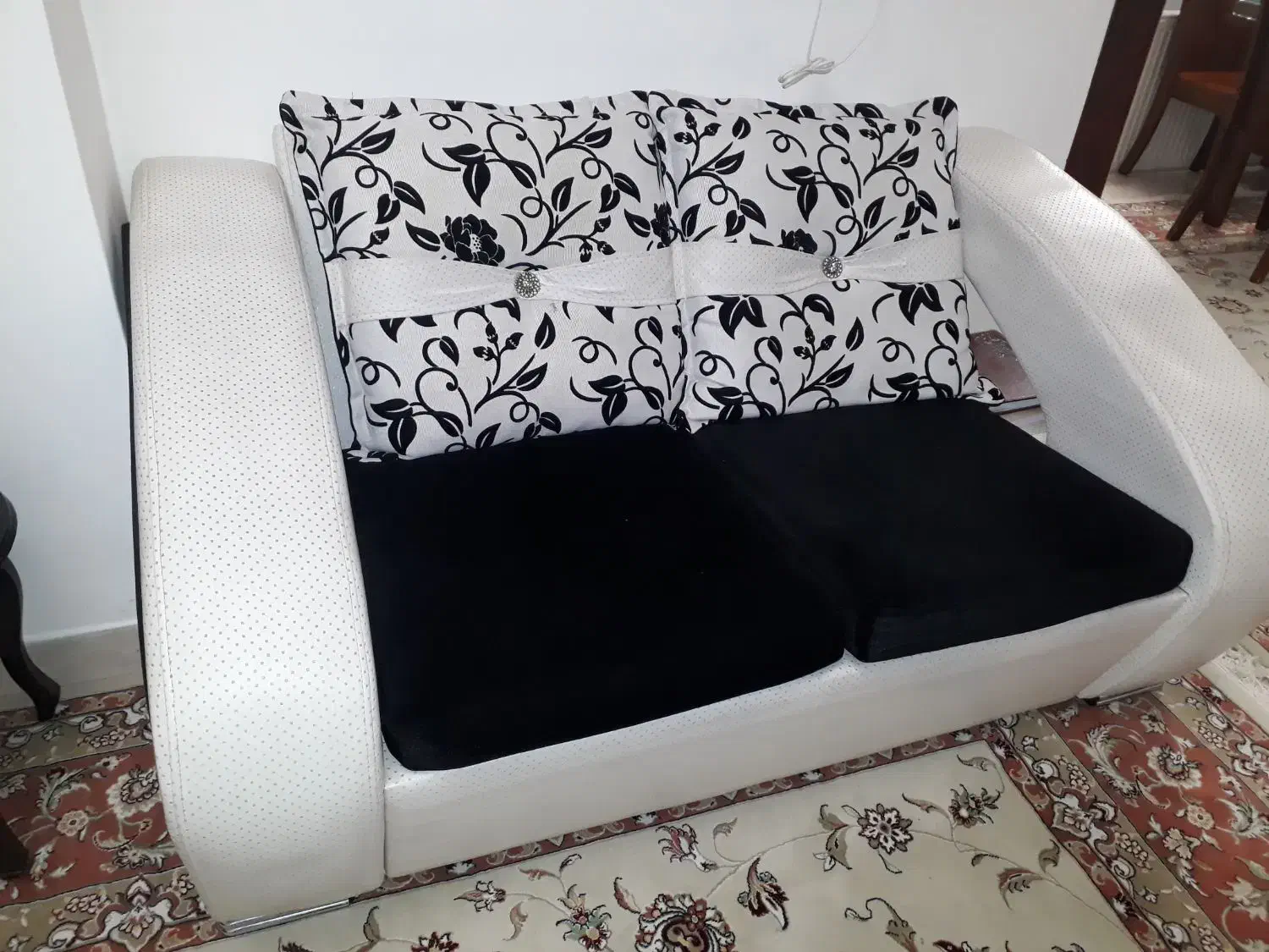 مبل تمیز و کاملا سالم|مبلمان خانگی و میز عسلی|گرگان, |دیوار