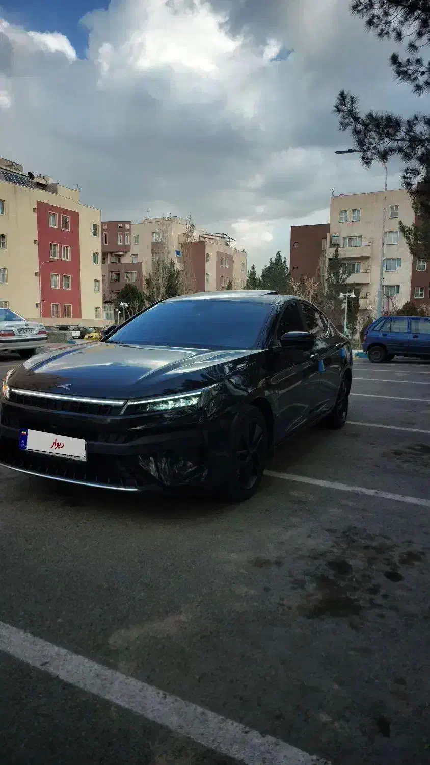 کی ام سی j7 تک برگ سند|خودرو سواری و وانت|اندیشه, اندیشه فاز ۴|دیوار