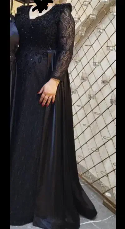 پیراهن مجلسی|لباس|کوهسار (البرز), |دیوار