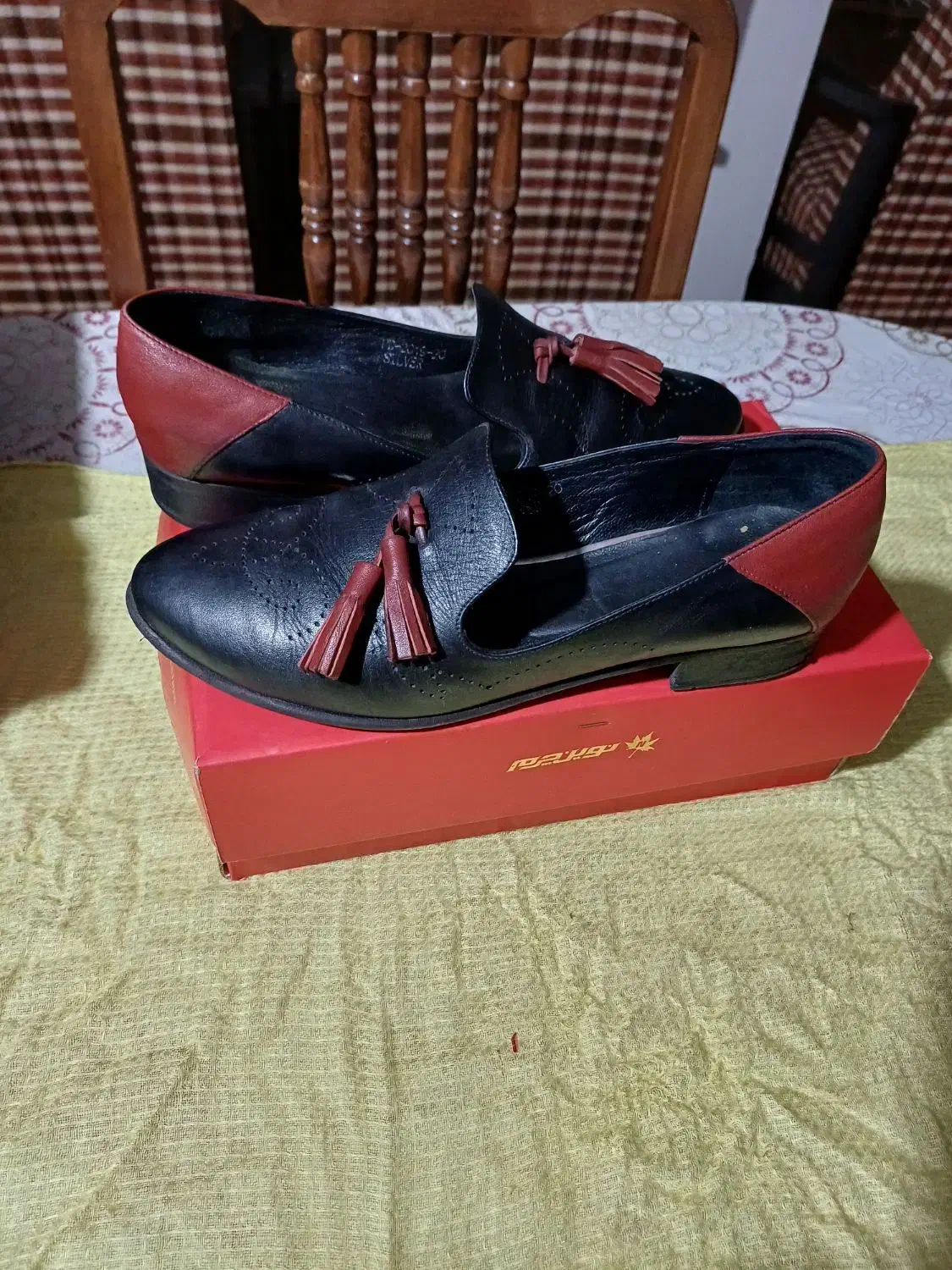 نیم بوت وکفش|کیف، کفش، کمربند|لشت نشا, |دیوار