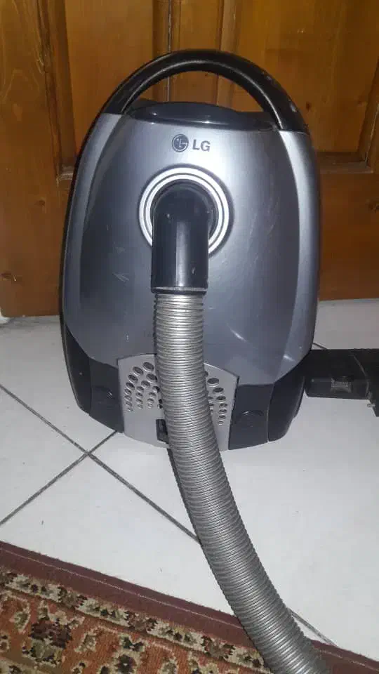 جاروبرقی ال جی کاملا سالم|جاروبرقی، جارو شارژی، بخارشو|تهران, وحیدیه|دیوار
