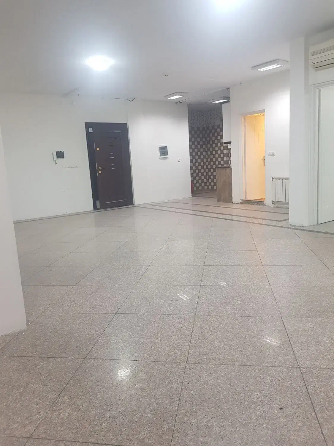 ۱۱۰ متر اداری/ بر بلوار جنت اباد|اجارهٔ دفتر کار، اتاق اداری، مطب|تهران, جنت‌آباد مرکزی|دیوار