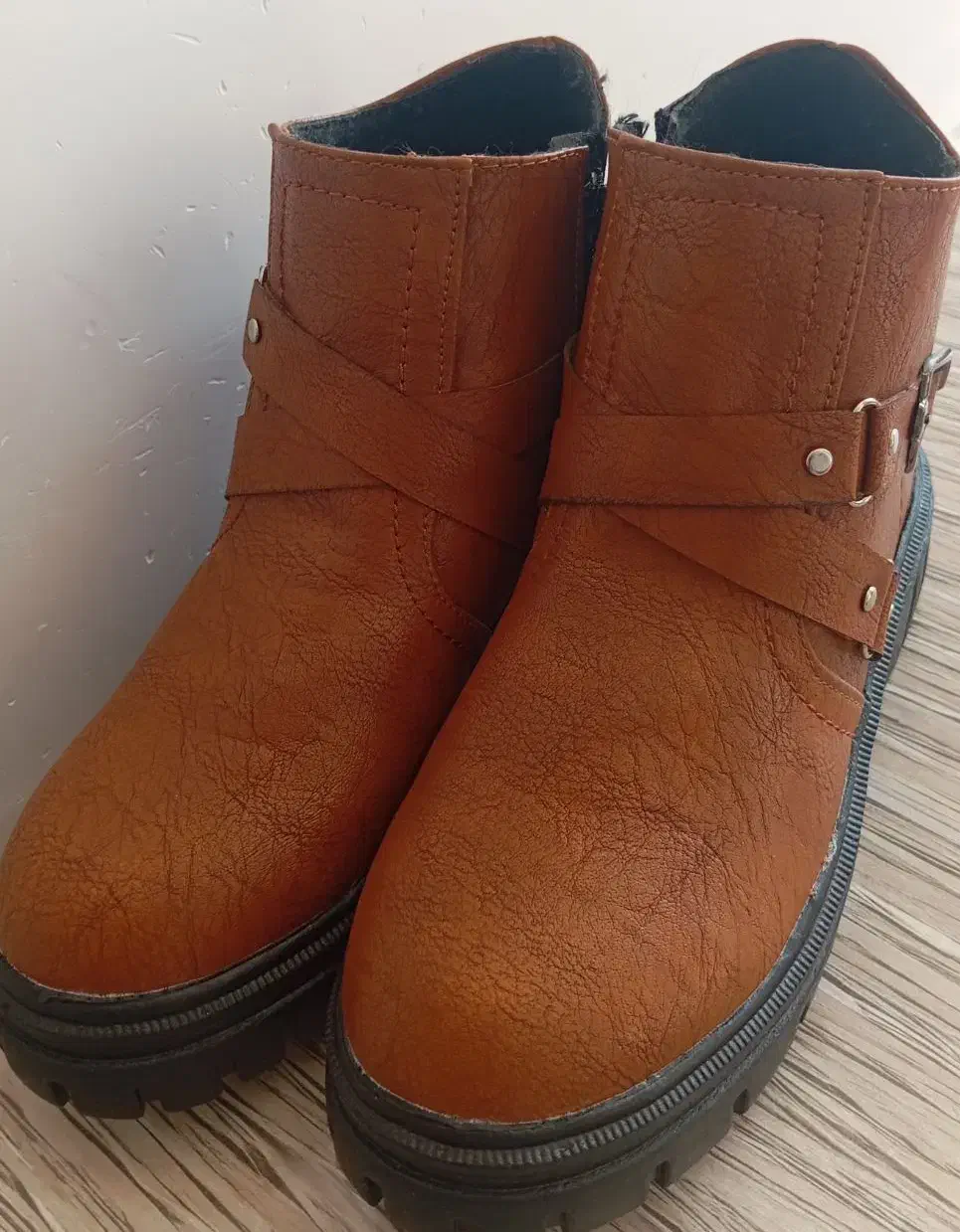 نیم بوت|کیف، کفش، کمربند|کازرون, |دیوار