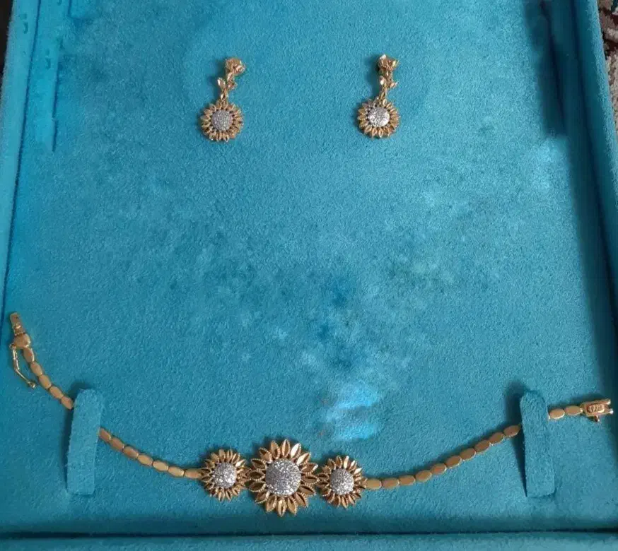 فروش گوشواره و دستبند طلا|جواهرات|جهرم, |دیوار